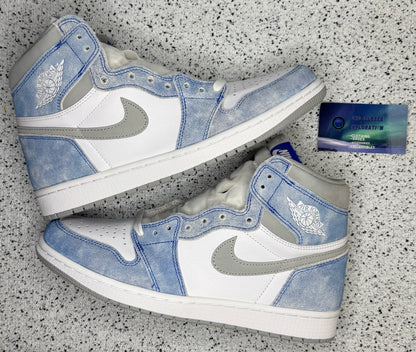Jordan 1 Hyper Royal