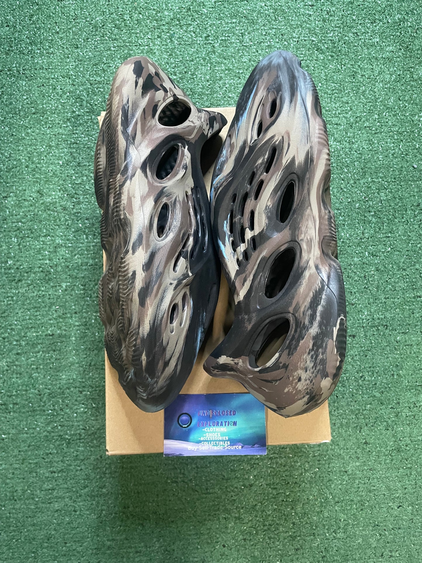 Yeezy foam runner mx cinder size 8men/9.5women