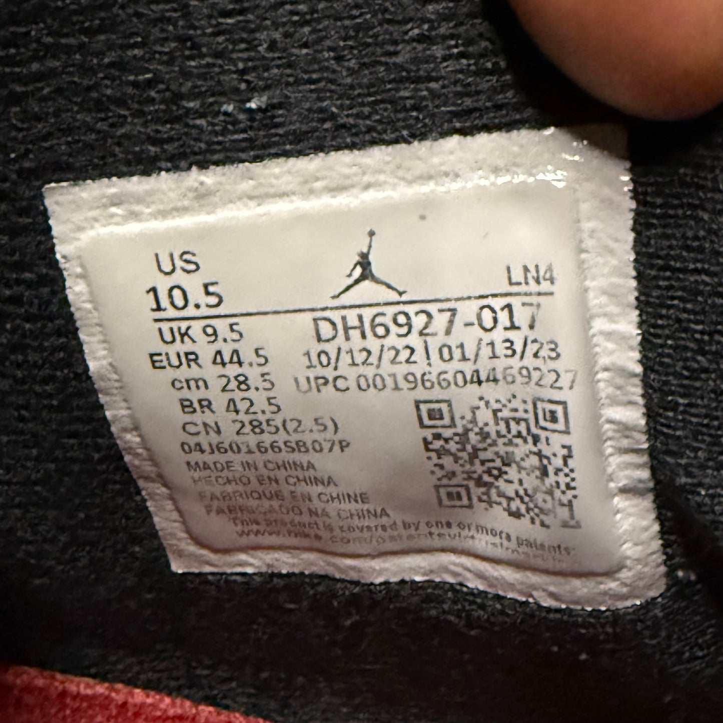 Jordan 4 Thunder 10.5 Men “Preowned”