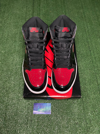 Jordan 1 patent bred size 11.5men/13women