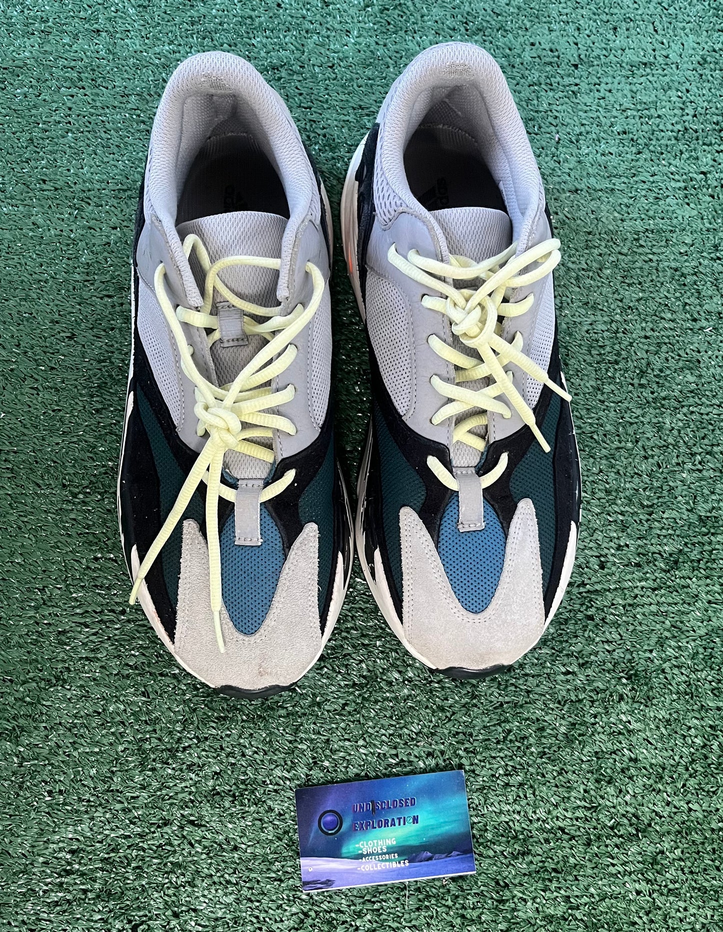 Adidas Yeezy Boost 700 Wave Runner size 12men/13.5women