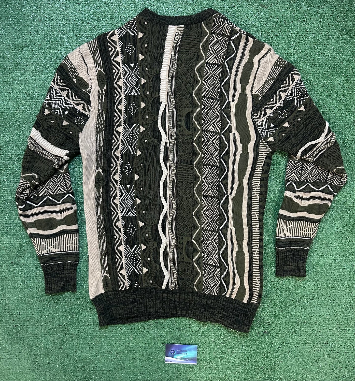 Vintage 1990s coogi 3D style knit crewneck