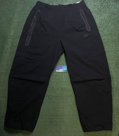 Nike woven black tech fleece sweatsuit