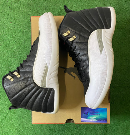 Jordan 12 Playoff 2022 size 11men/12.5women