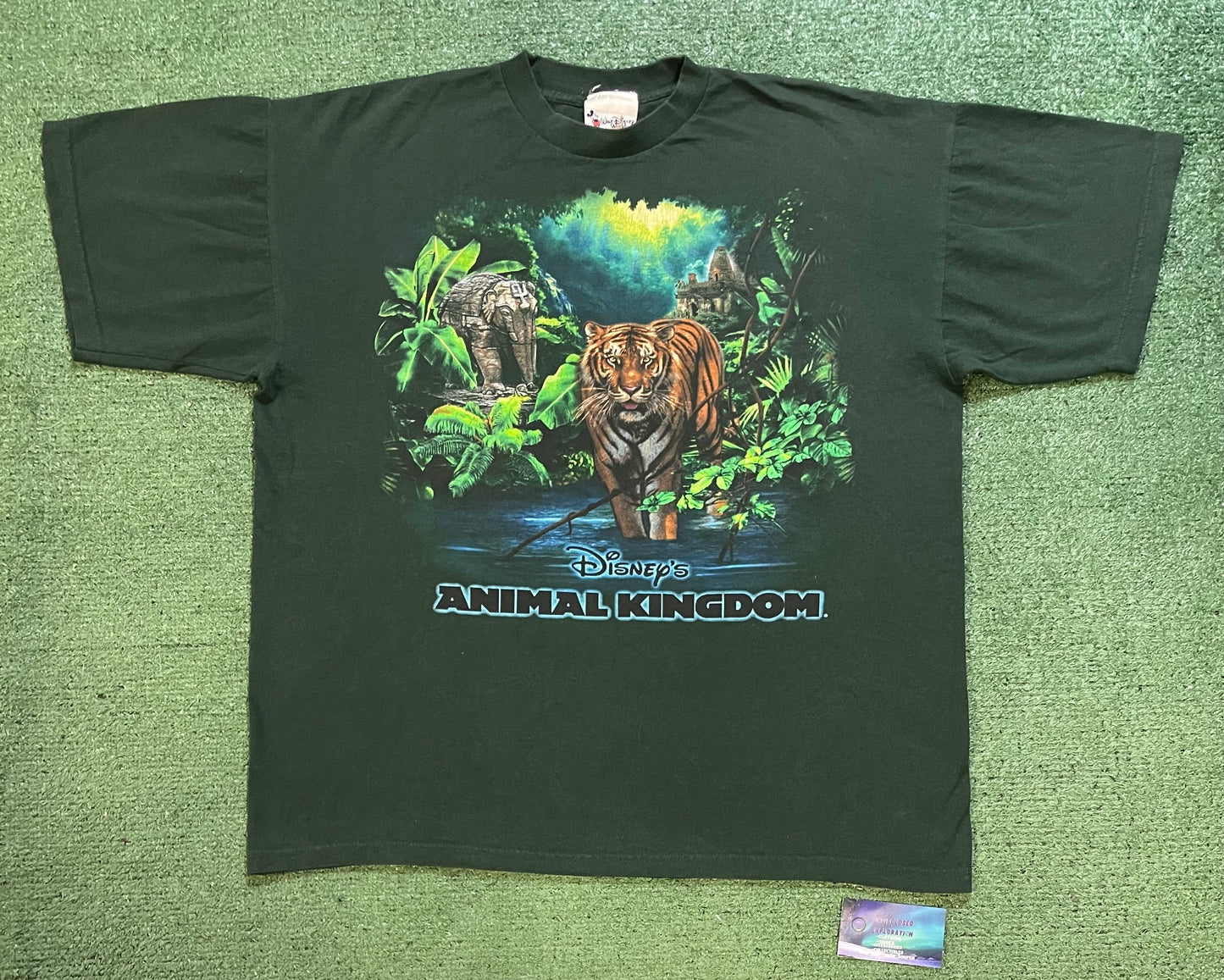 Vintage 1990s Disney Animal Kingdom green jungle tee