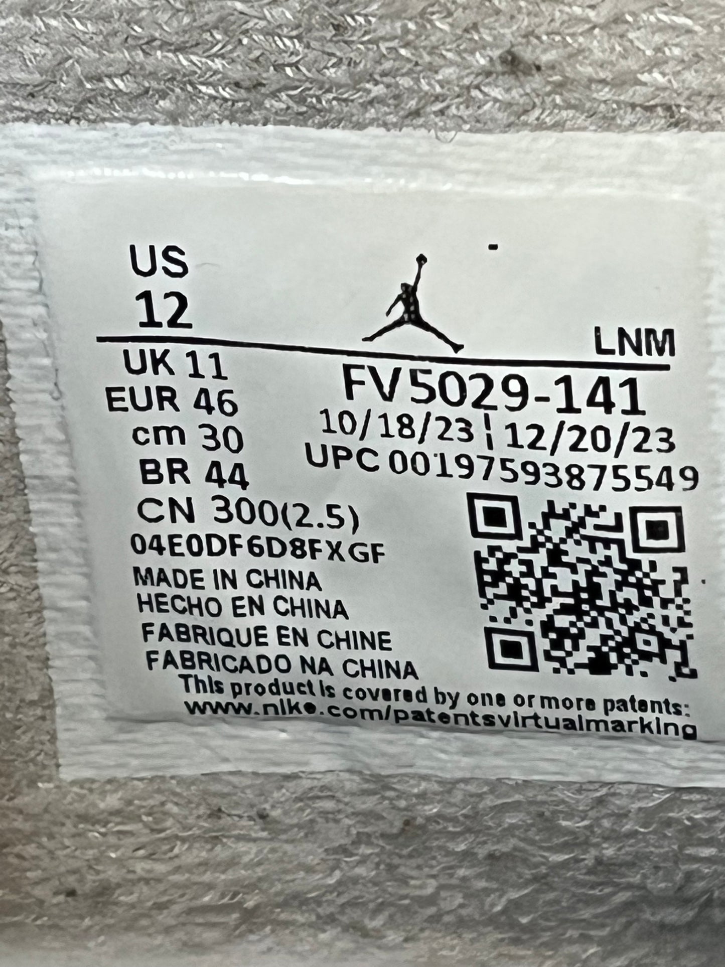 Jordan 4 military 2024 size 12men/13.5women