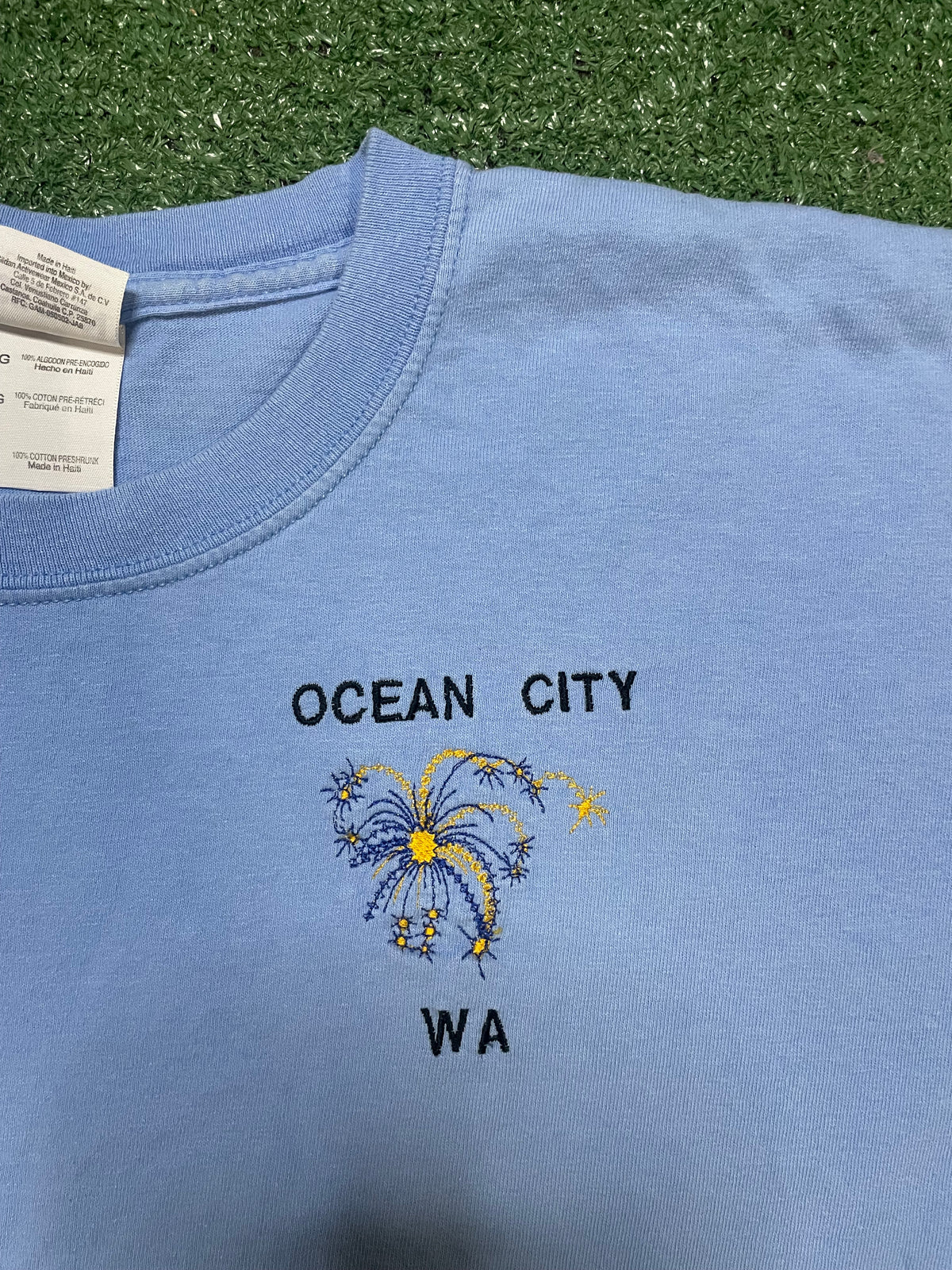 Vintage Ocean City WA blue embroidered tee