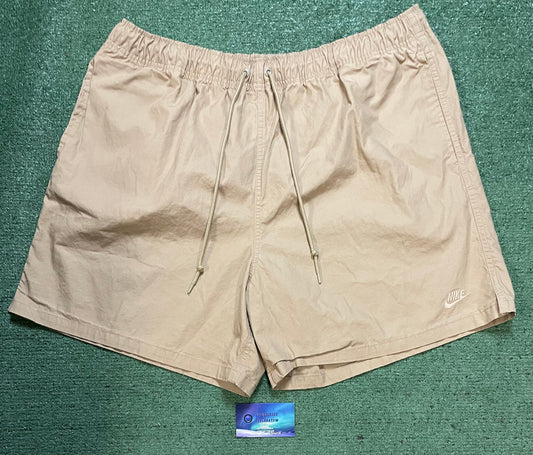 Nike Club Flow beige shorts