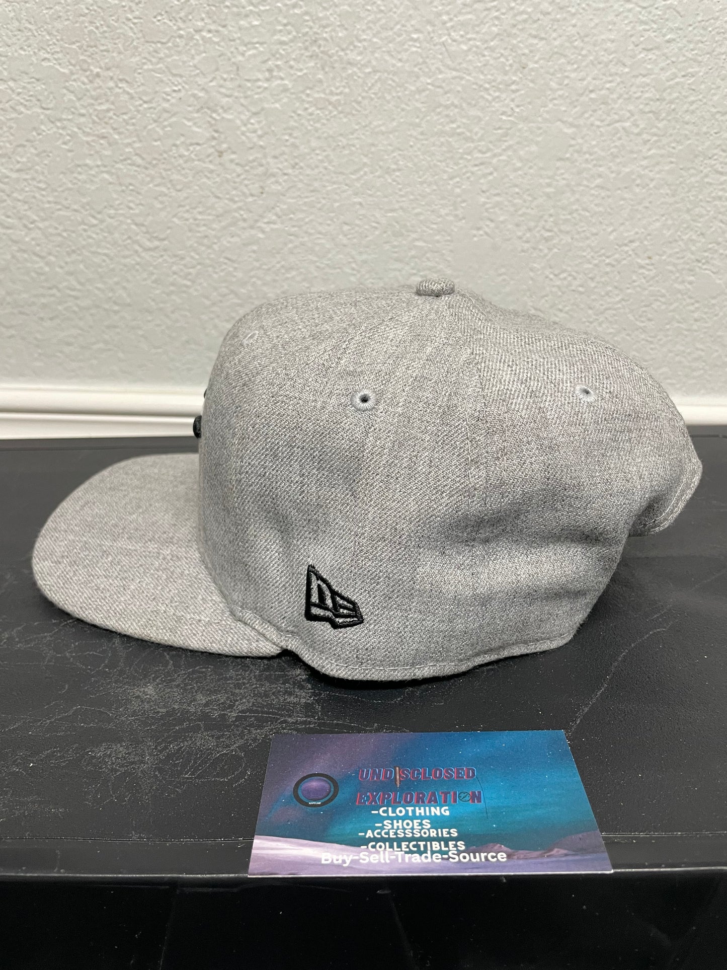 Grey paper planes hat
