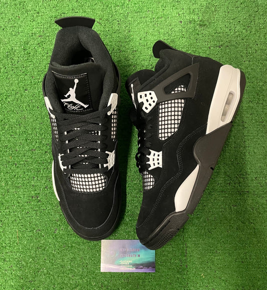 Jordan 4 white thunder