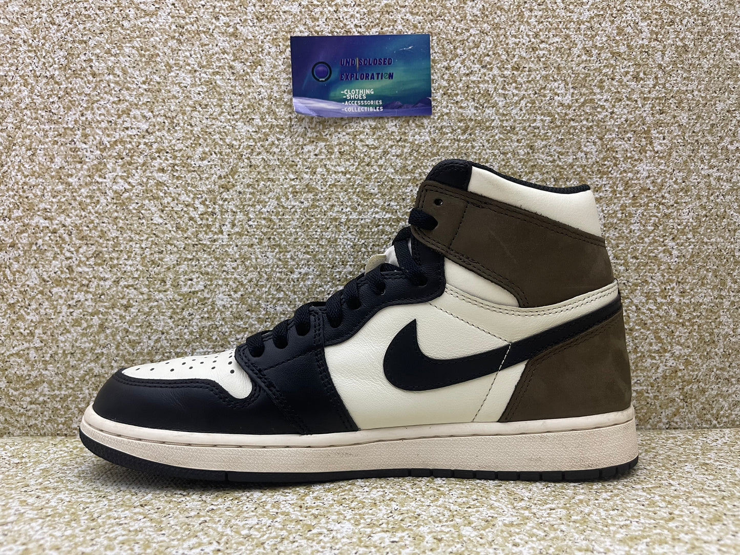 Jordan 1 High Mocha 9 Men/10.5 Women “Preowned”