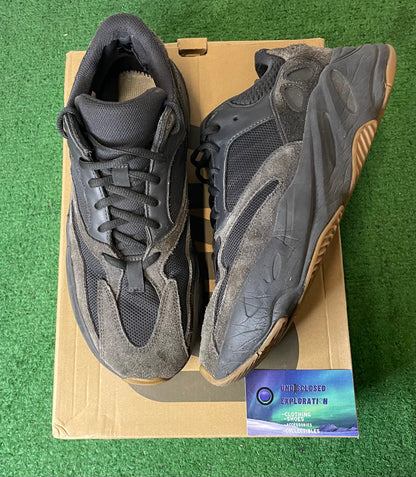 Yeezy 700 utility black 2019 size 10.5men/12women