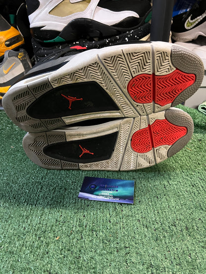 Jordan 4 Infared size 11men/12.5women