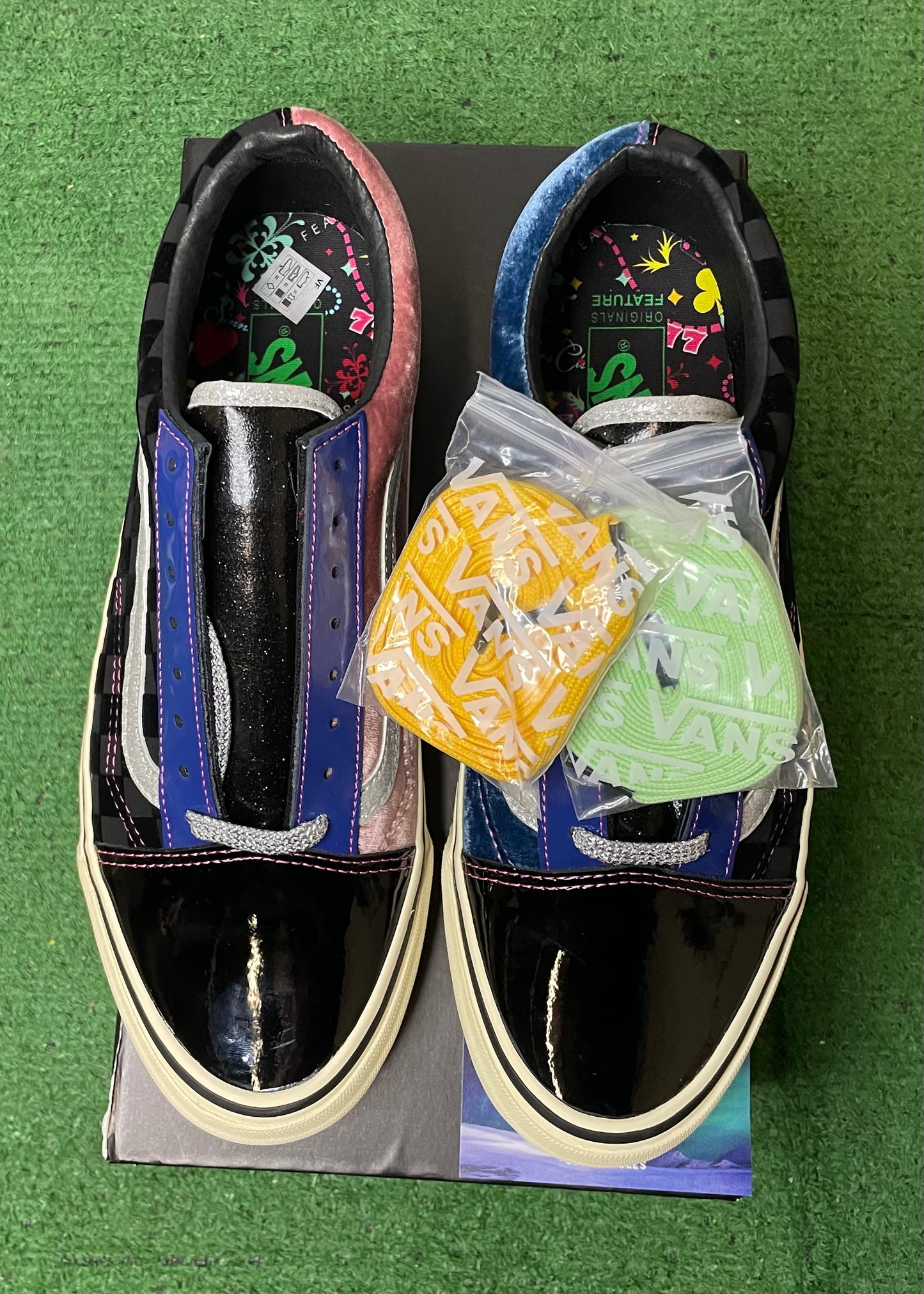 Vans Old skool feature sinners club