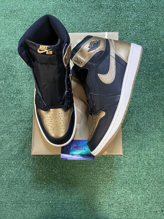 Air Jordan 1 high black metallic gold