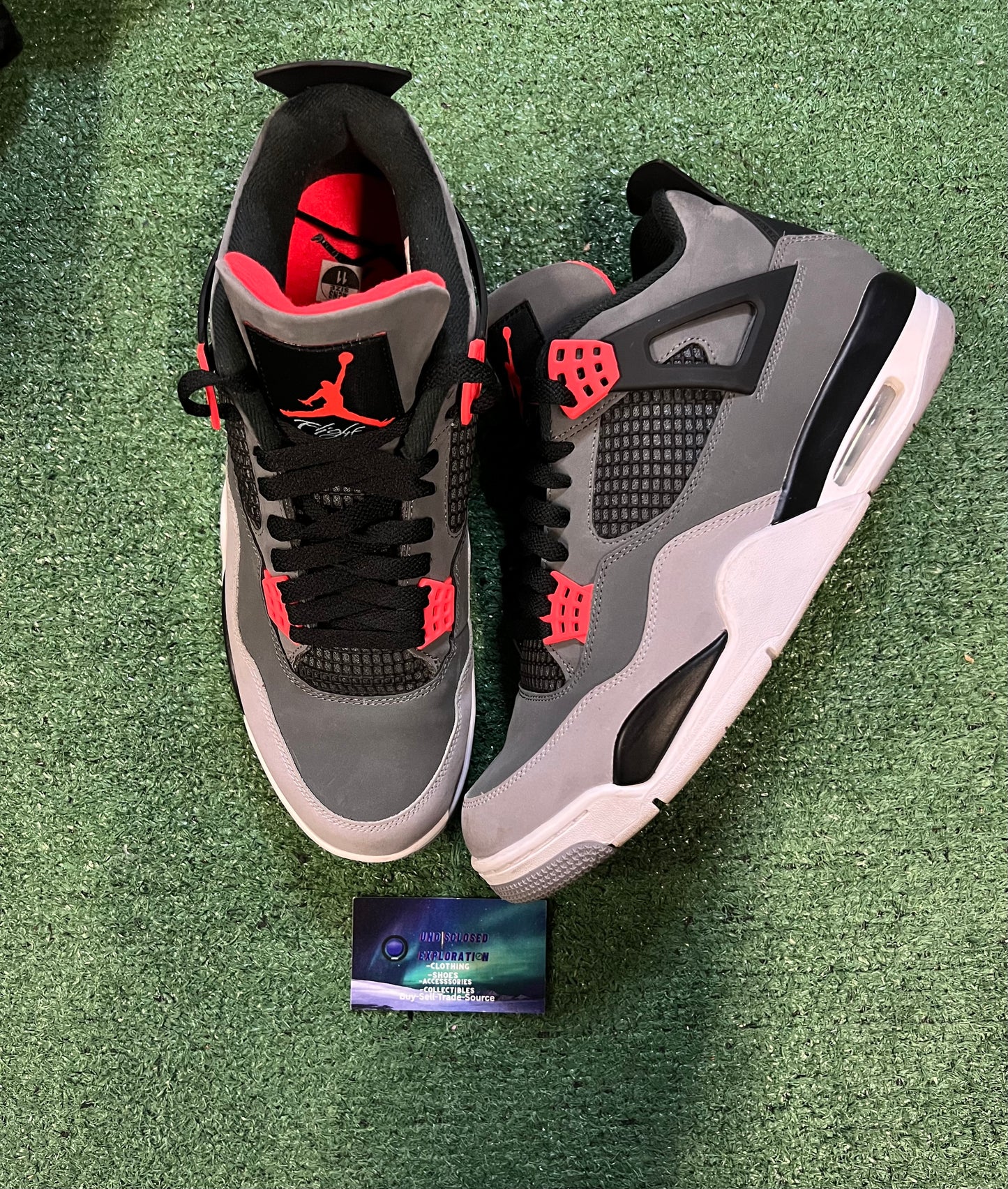 Jordan 4 Infared size 11men/12.5women