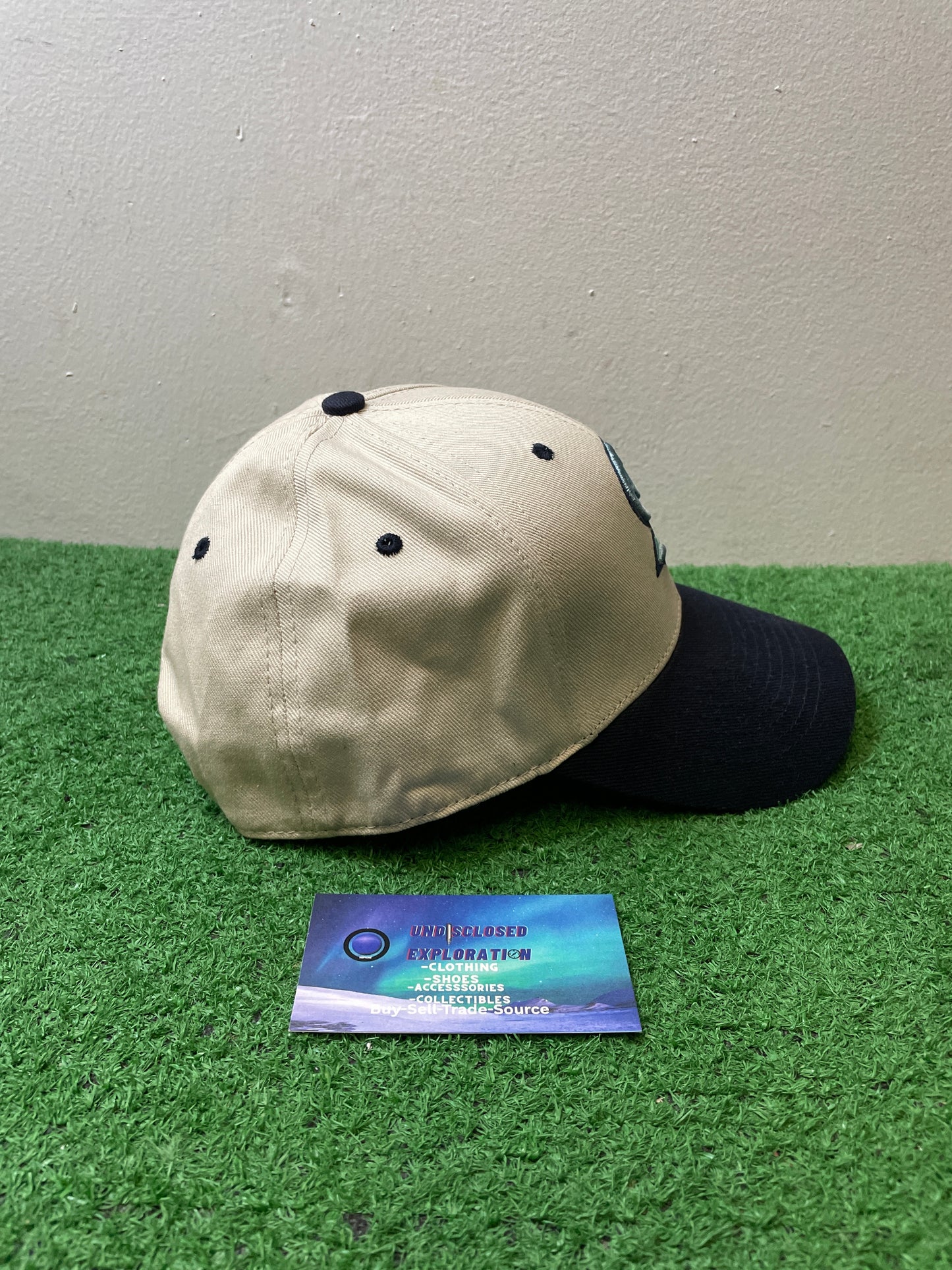Seattle Kraken white/deep sea blue hat