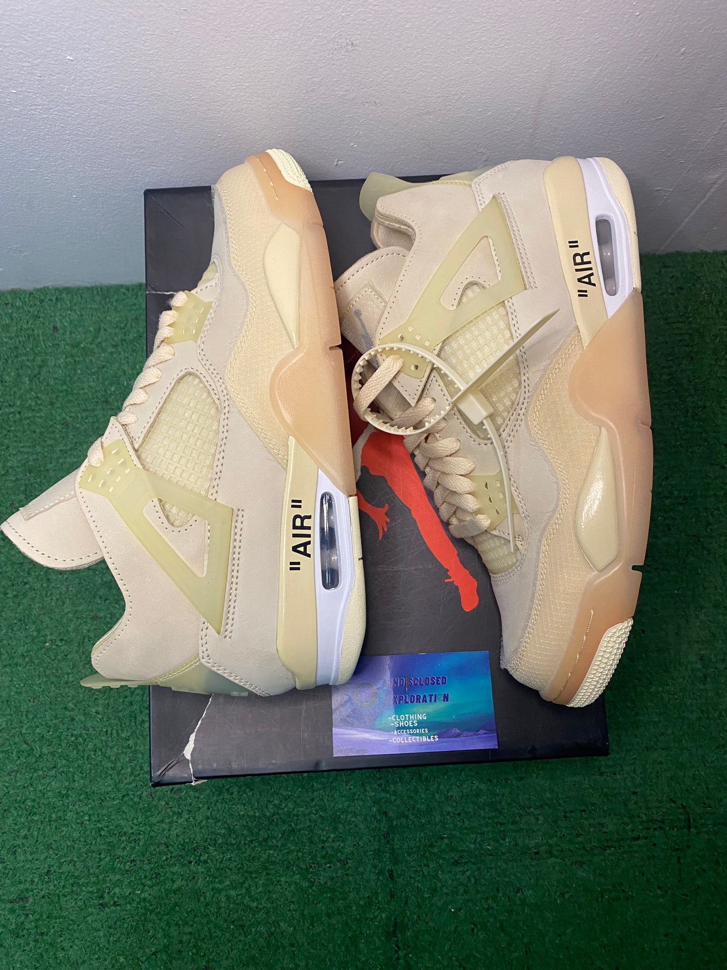 Jordan 4 off white sail size 8.5men/10women