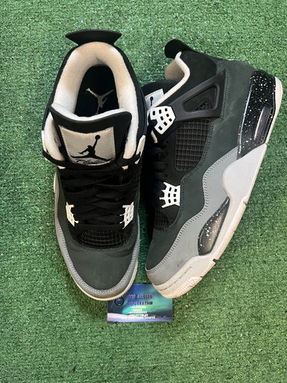 Jordan 4 fear 2024 size 10.5men/12women