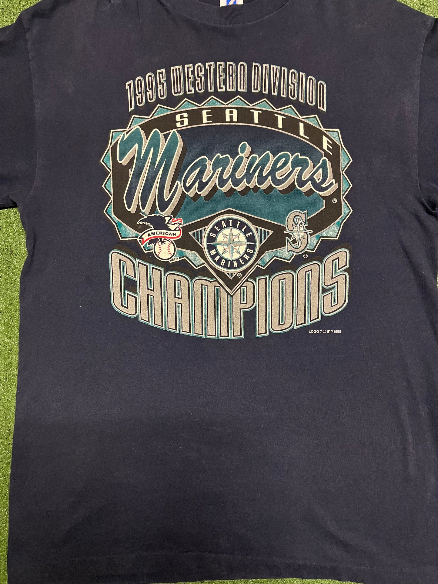 Vintage 1995 western division champions tee