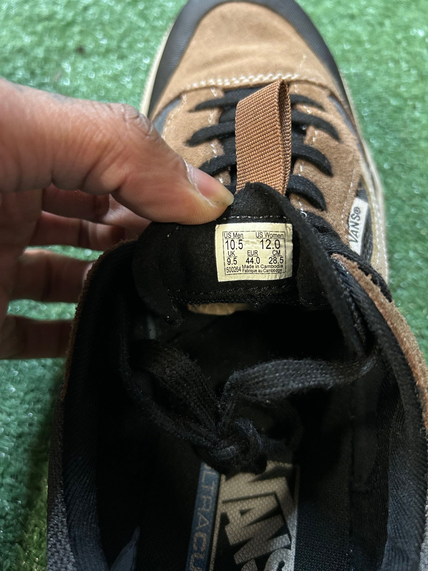 Vans ultrarange MTE exo brown and black size 10.5men/12women
