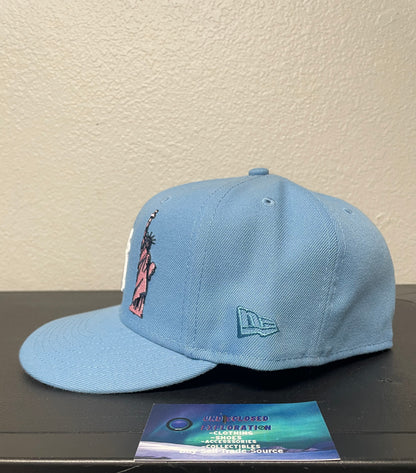 New York Yankees Statue of Liberty light fitted hat