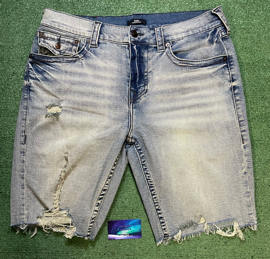 True Religion Bobby light wash Jean shorts