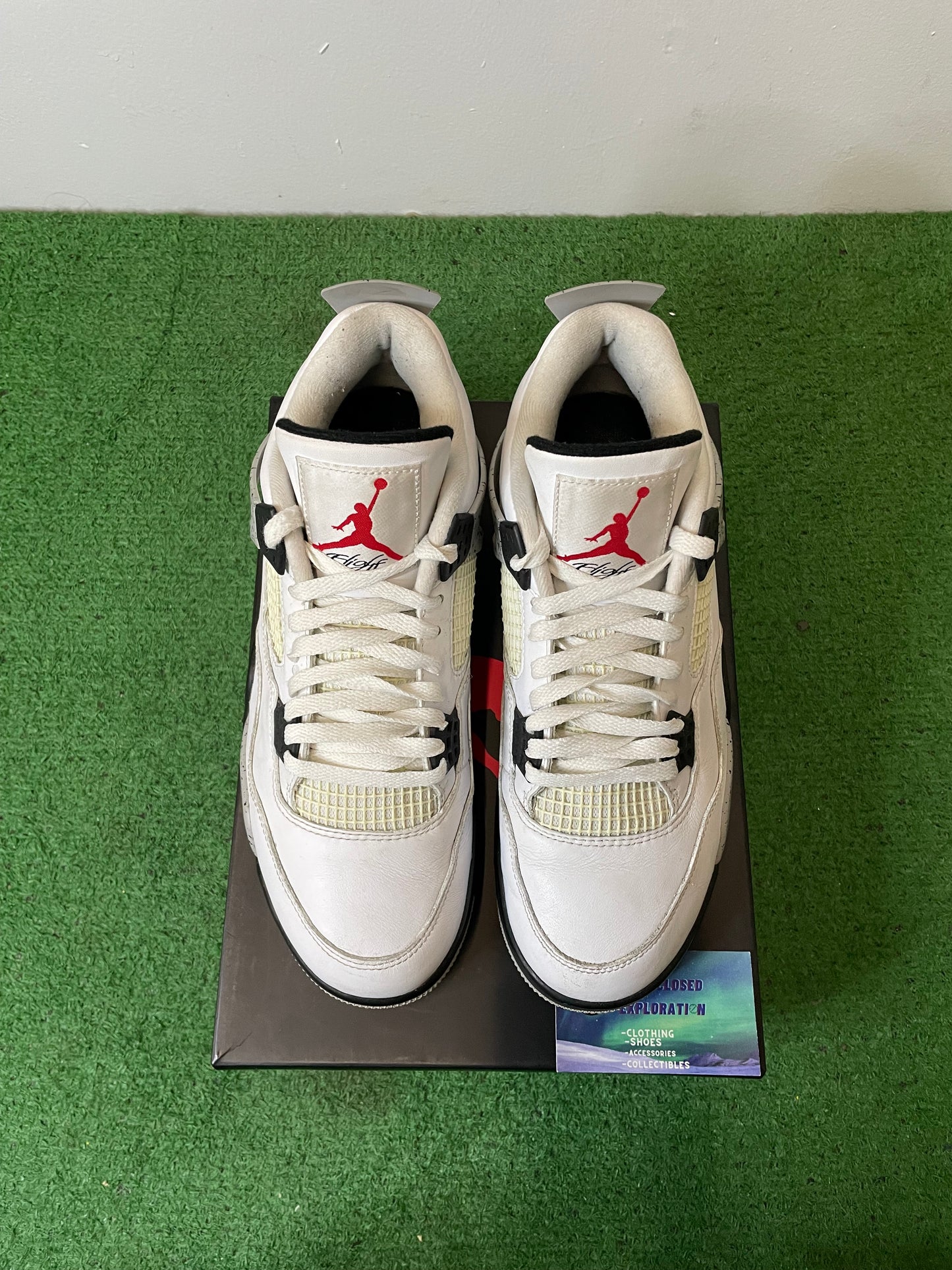 Jordan 4 white Cement 2016 size 10.5men/12women