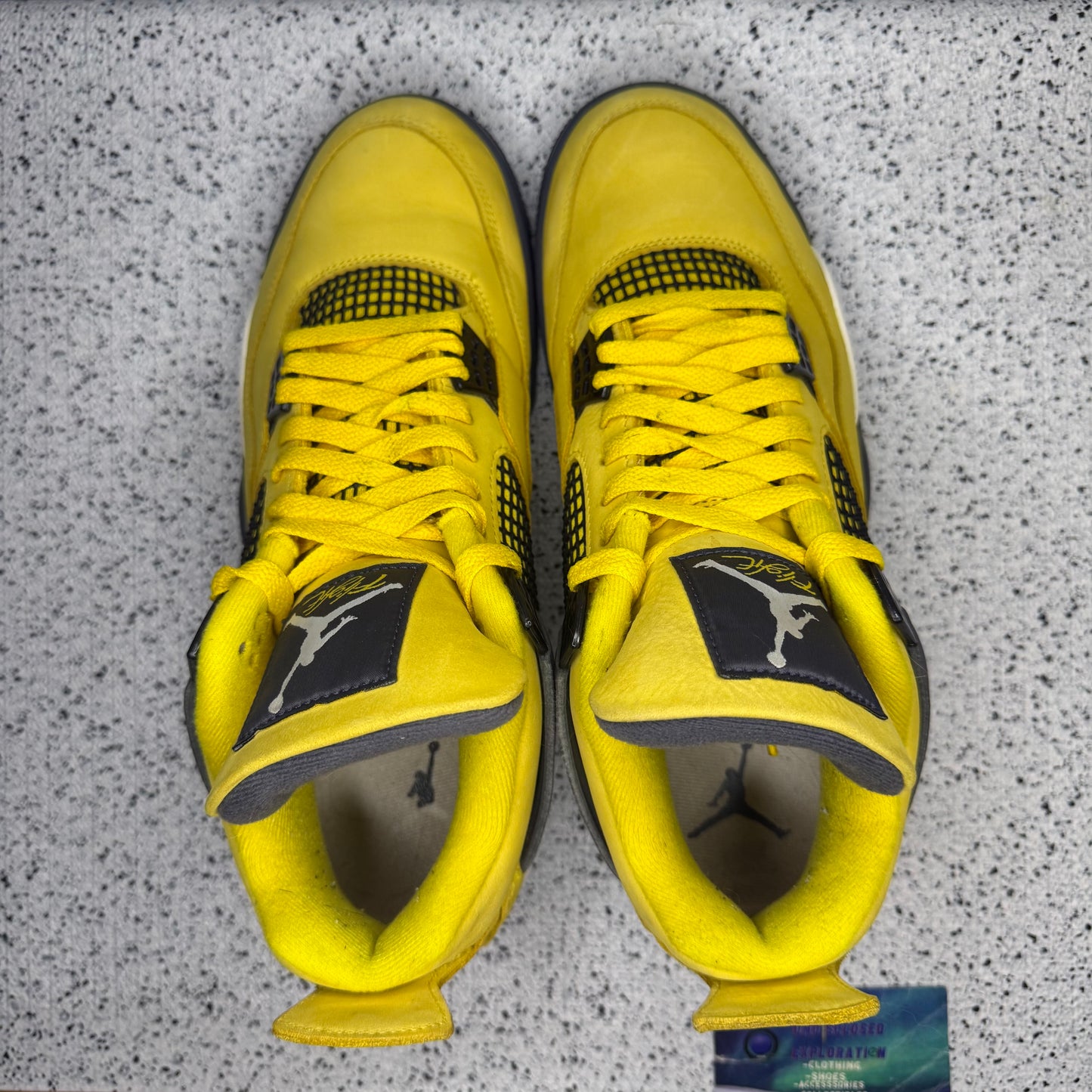 Jordan 4 Lightning 10.5 Men “Preowned”
