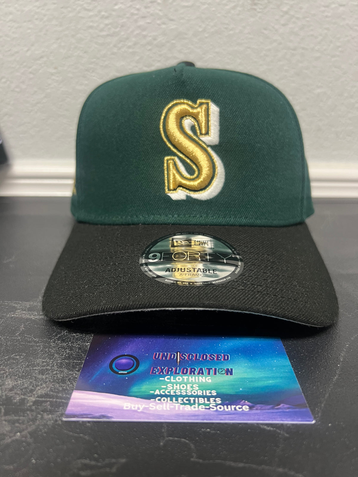 Seattle Mariners green & Gold kingdome hat