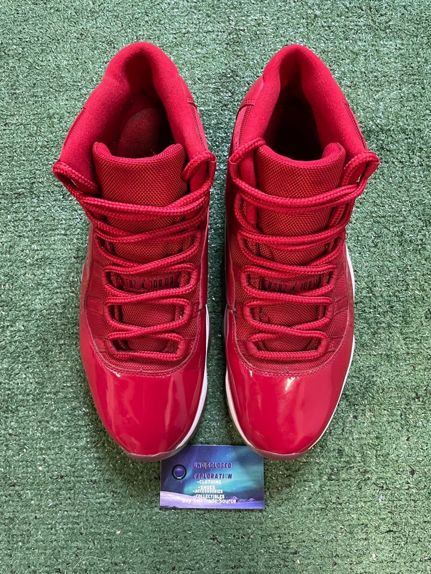 Air Jordan 11 win like 96 size 11men/12.5women