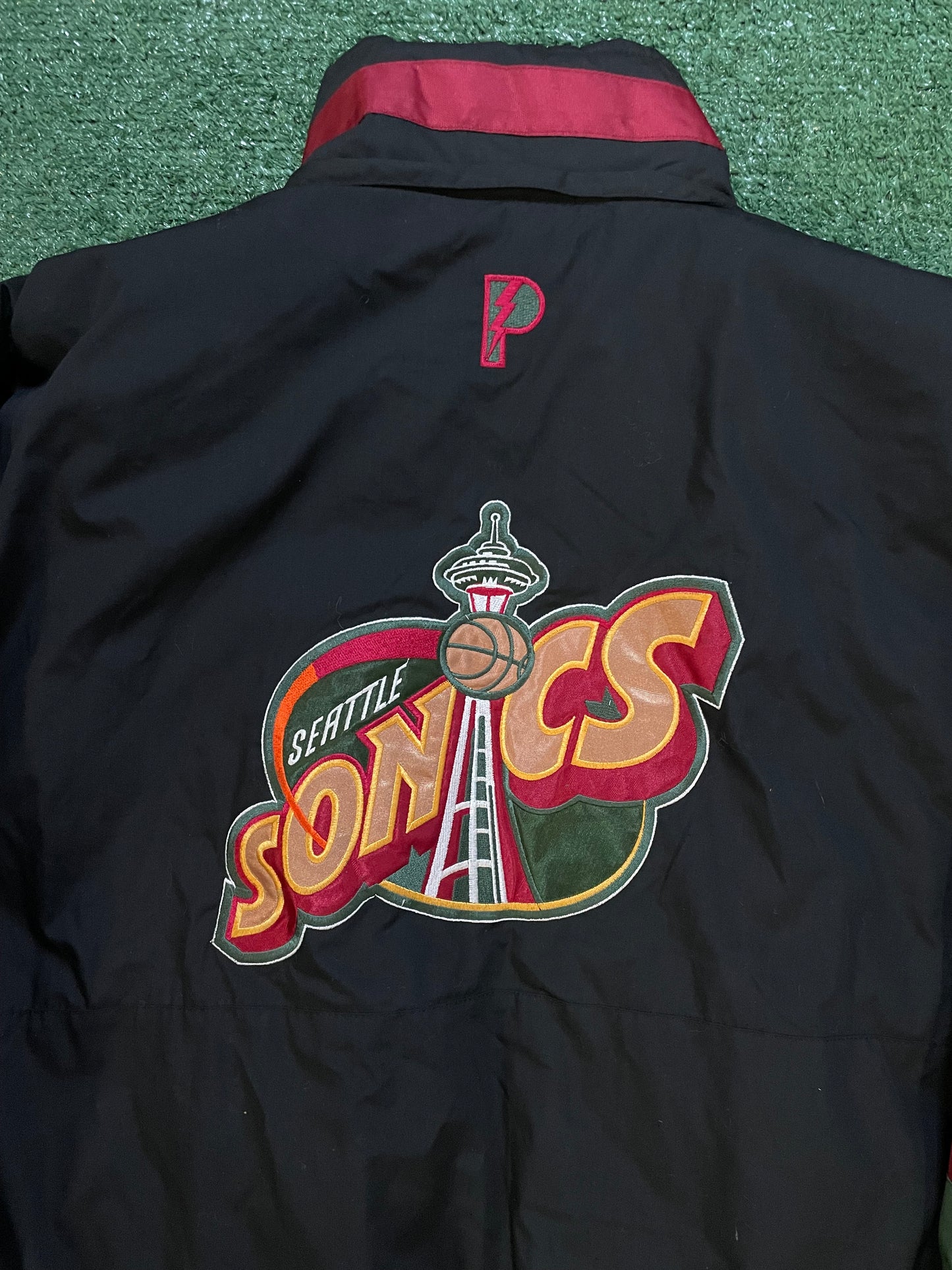 Vintage 1990s Seattle Sonics reversible pro player jacket