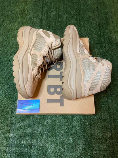 Yeezy dessert boot rock size 11men/12.5women