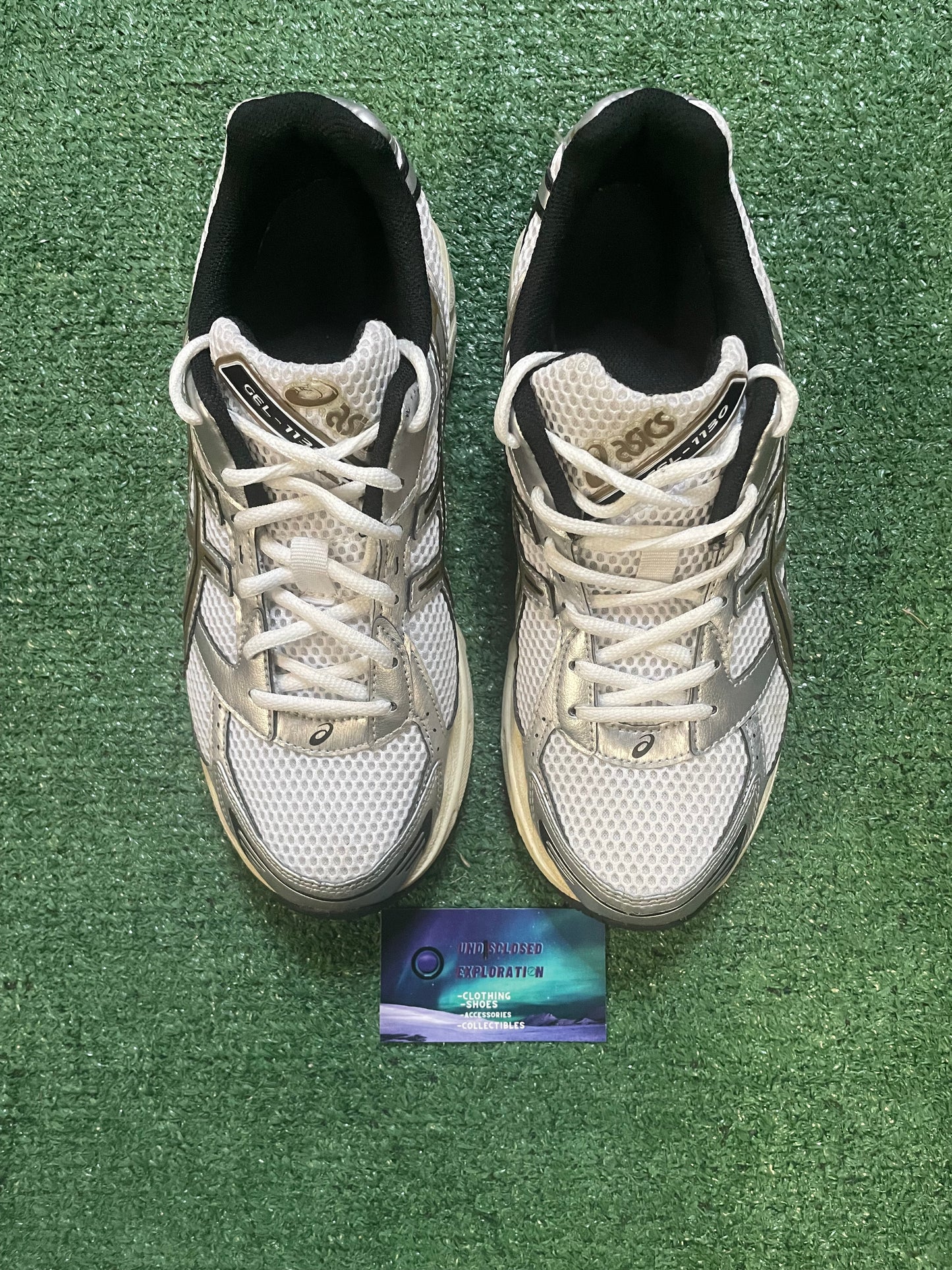 ASICS 1130 white clay canyon size 9men/10.5women