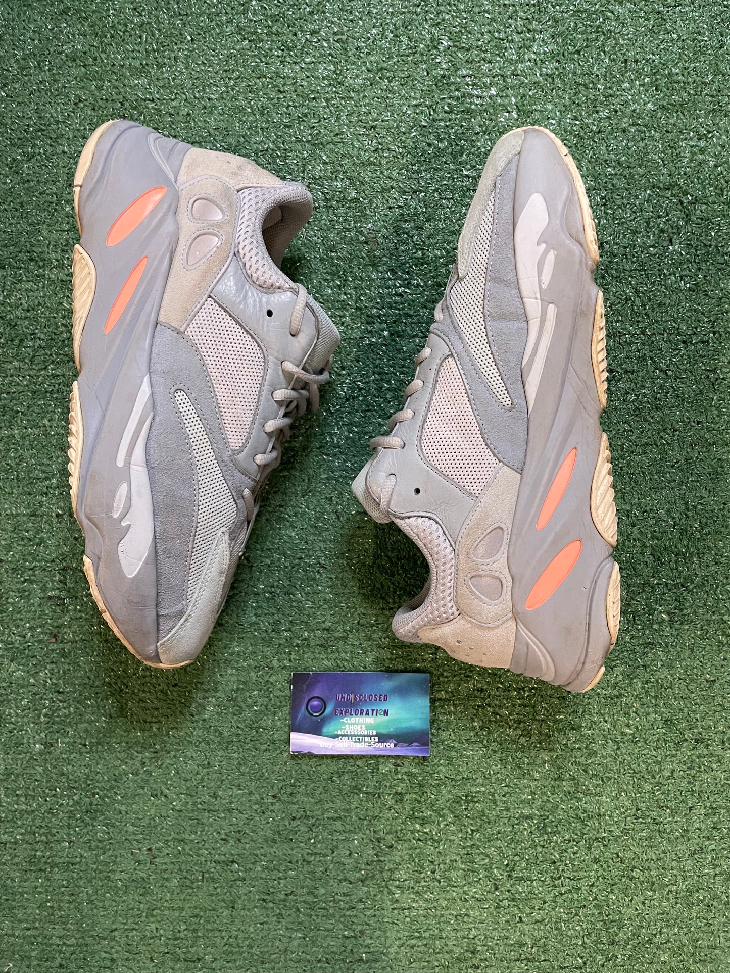 AdidasYeezy 700 interia size 11men/12.5women