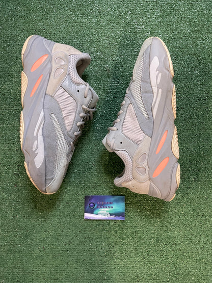 AdidasYeezy 700 interia size 11men/12.5women