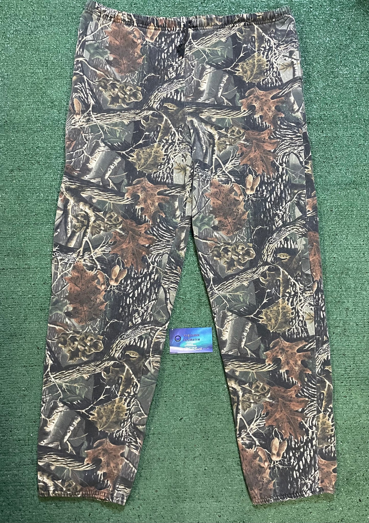 Leaf camo sweatpants