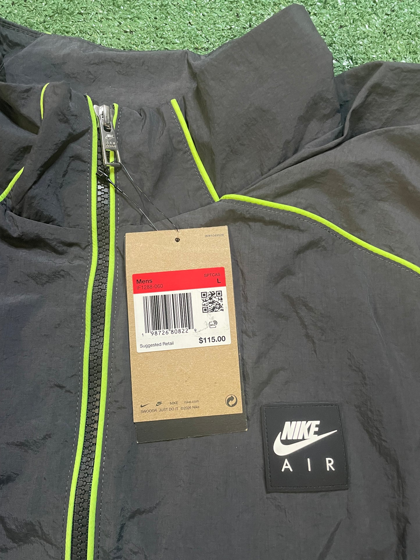 Nike Air Windrunner Track  grey & green Jacket