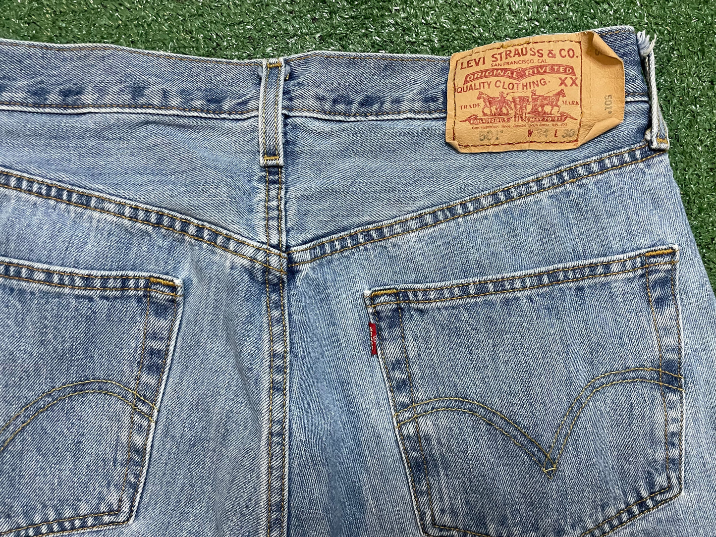 Vintage 1990s Levi light wash jeans