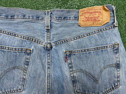 Vintage 1990s Levi light wash jeans