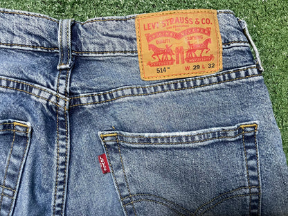 Levi’s 514 light wash denim jeans