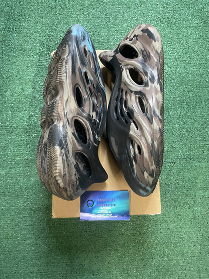 Yeezy foam runner mx cinder size 8men/9.5women