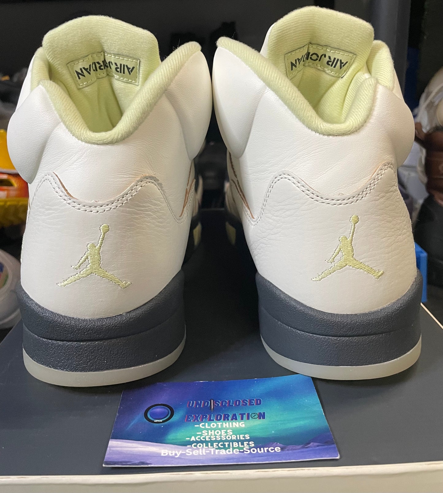 Air Jordan 5 luminous green size 10men/11.5women