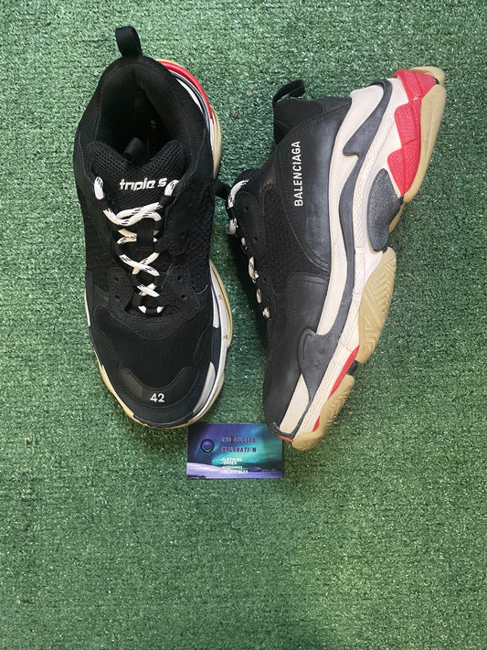 Balenciaga triple S black size 9men/10.5women(EU 42)