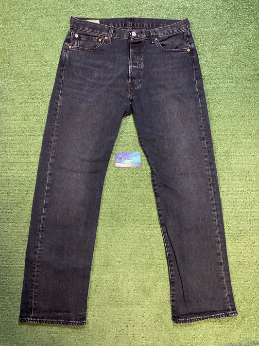Levi 501 dark wash denim jeans