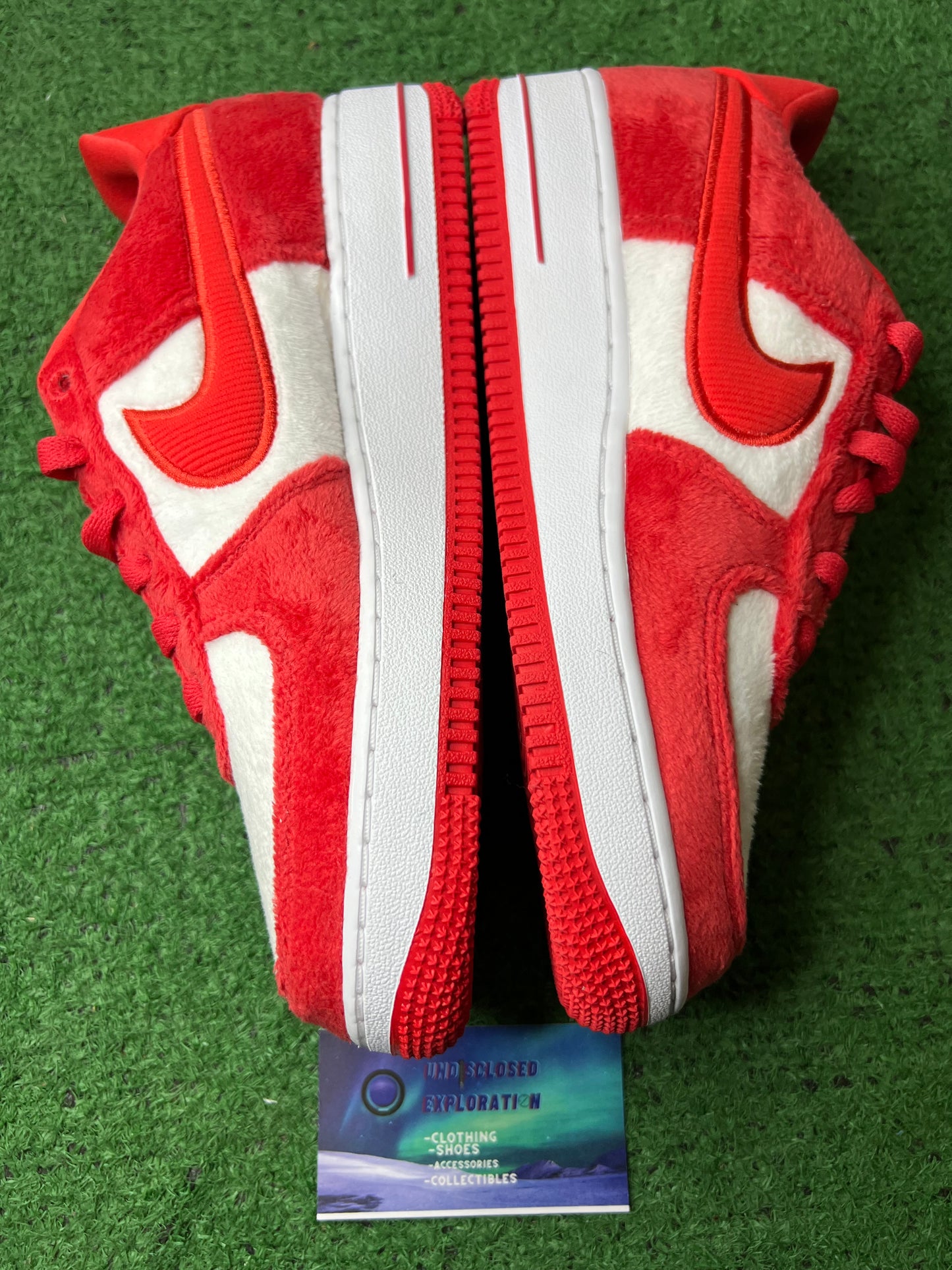 Nike Air Force 1 low Valentine’s Day fleece 2024 size 7youth/8.5women