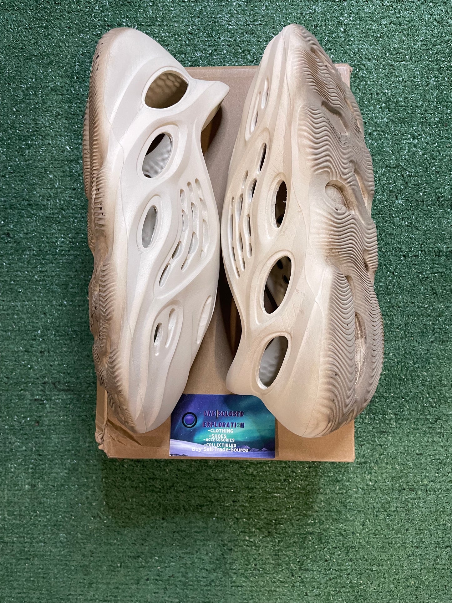 Yeezy foam runner sand size 10men/11.5women