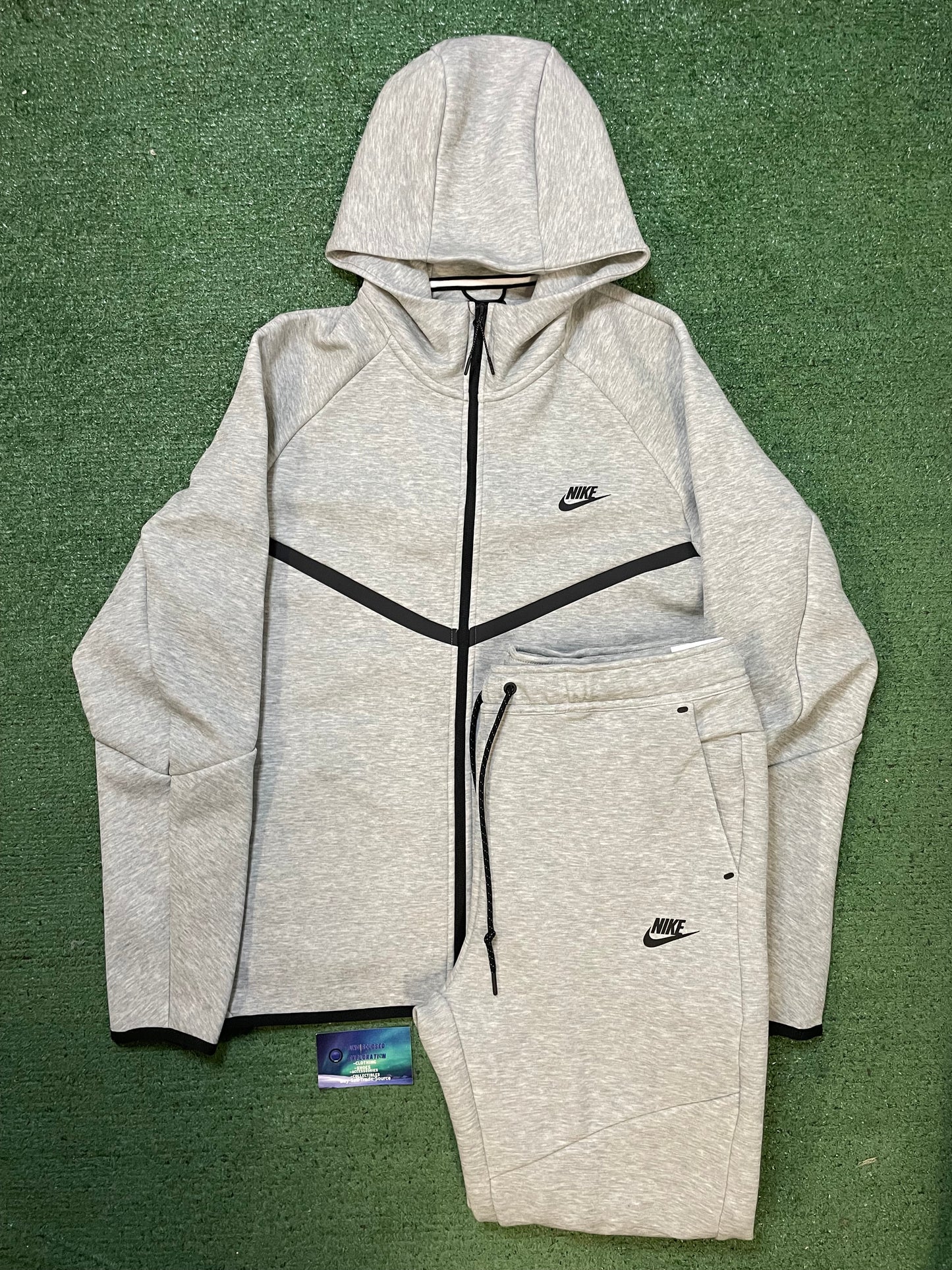 Nike tech fleece grey sweatsuit