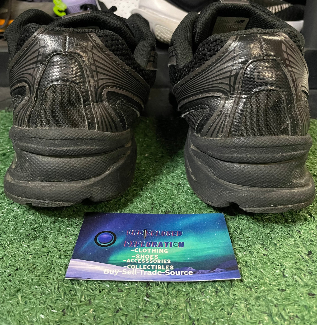 New Balance 740 triple black size 10.5men/12women