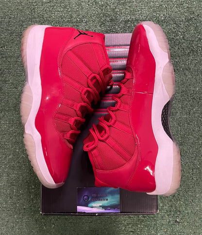 Air Jordan 11 win like 96 size 11.5men/13women